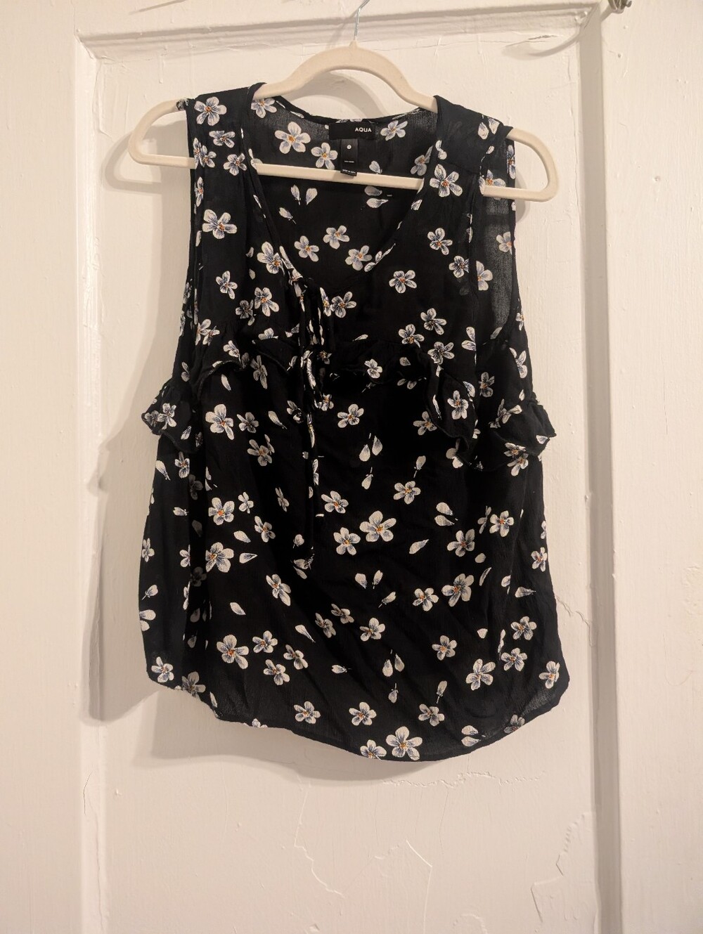 AQUA Black Floral Ruffle Sleeveless Tie Neck Top Small - Read flaw
